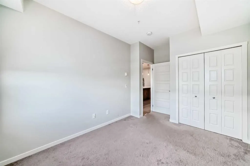 20 Seton Park SE #212