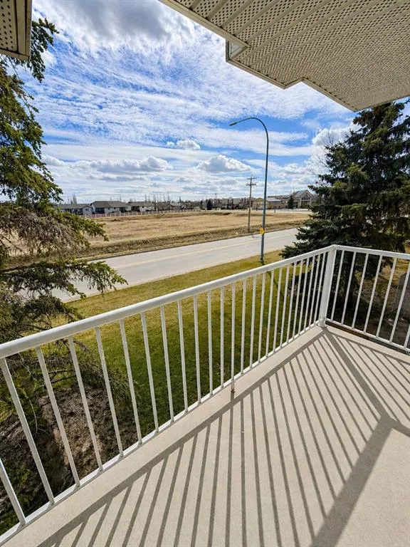 103 STRATHAVEN Drive E #323