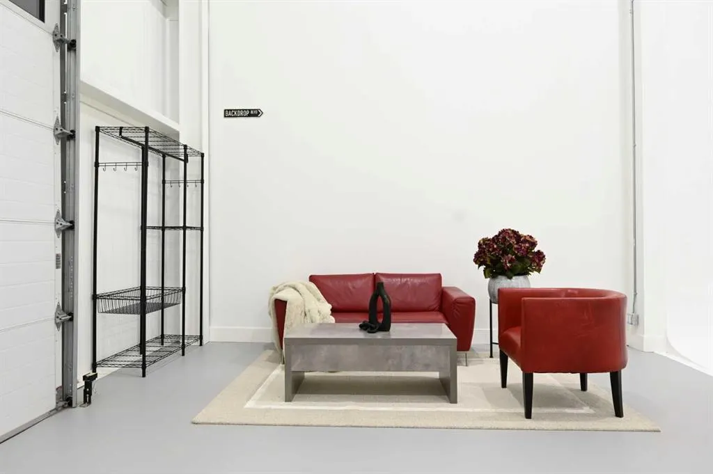 25 Southbank Crescent #18