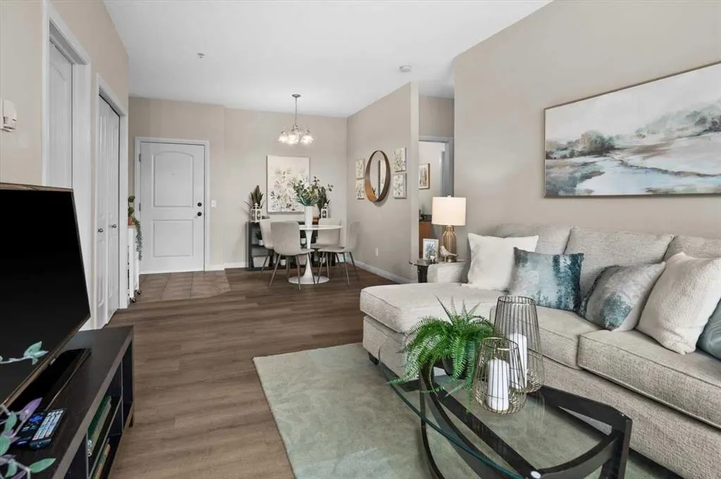 8 Prestwick Pond Terrace SE #219