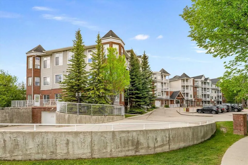8 Prestwick Pond Terrace SE #219