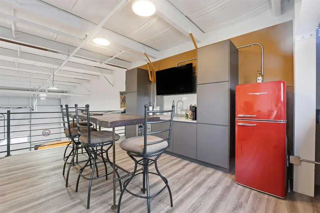 25 Southbank Crescent ##1
