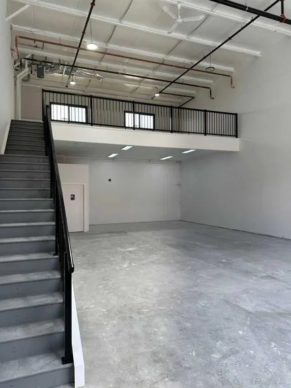 25 Southbank Crescent ##1
