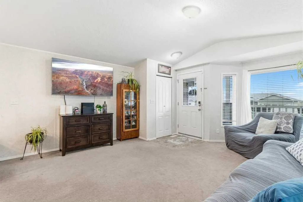 6 Baywood Place