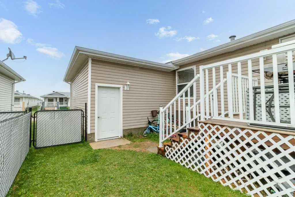 6 Baywood Place