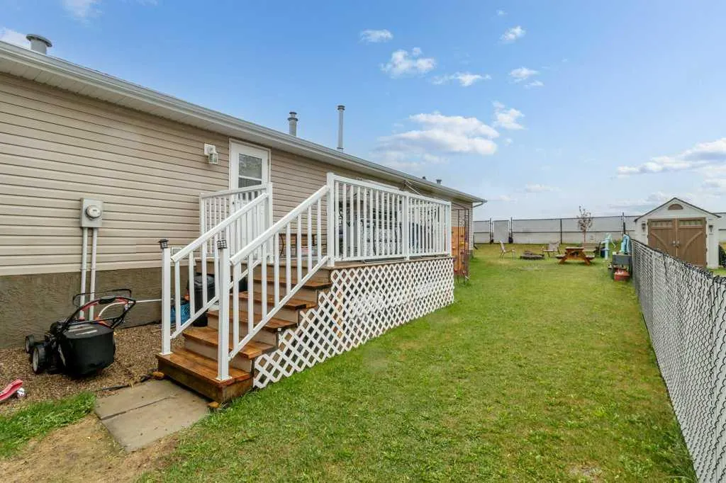 6 Baywood Place