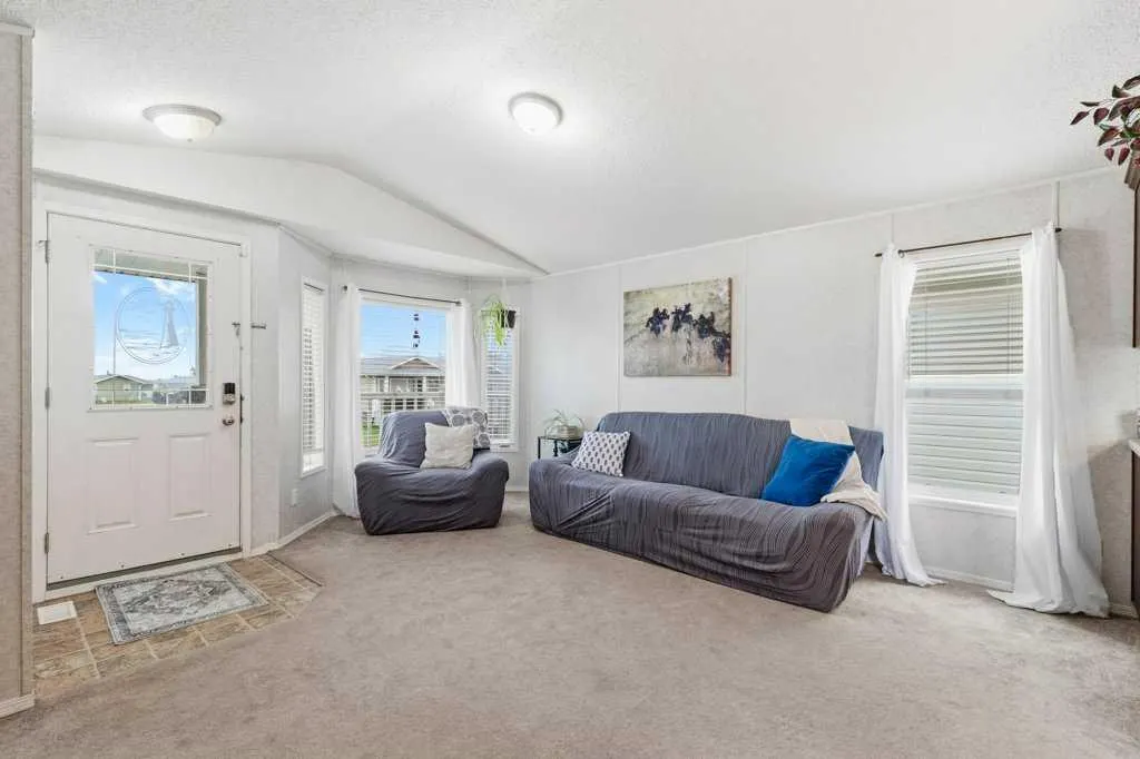 6 Baywood Place