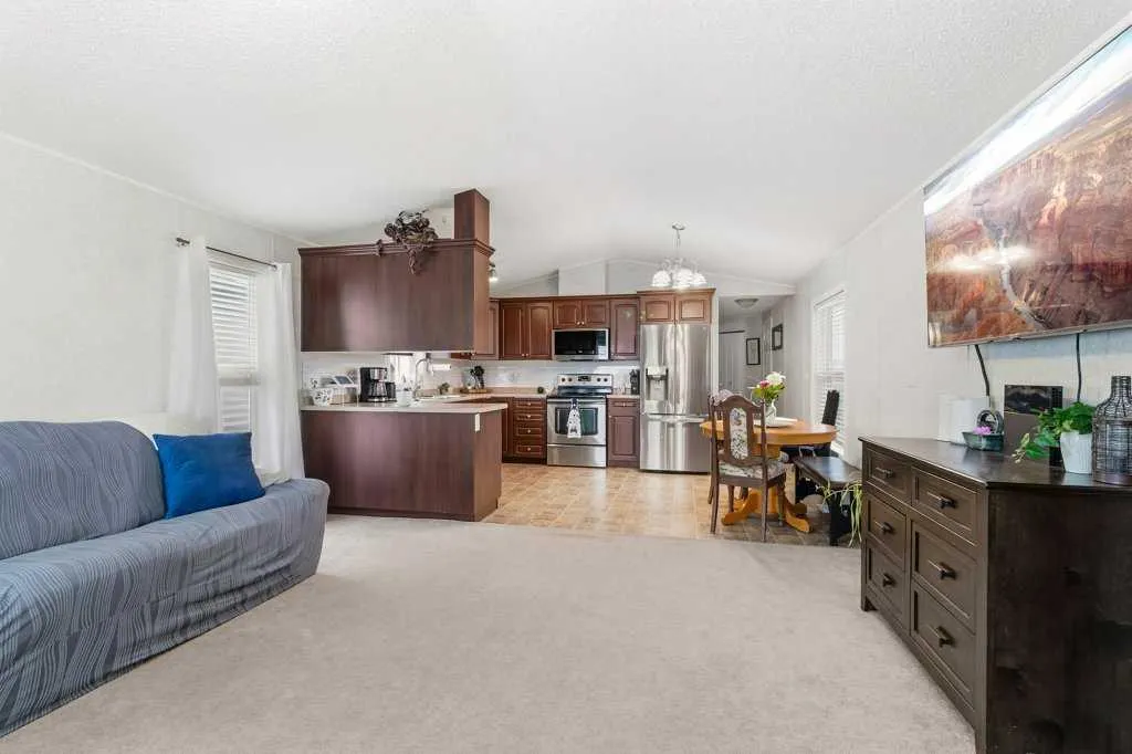 6 Baywood Place