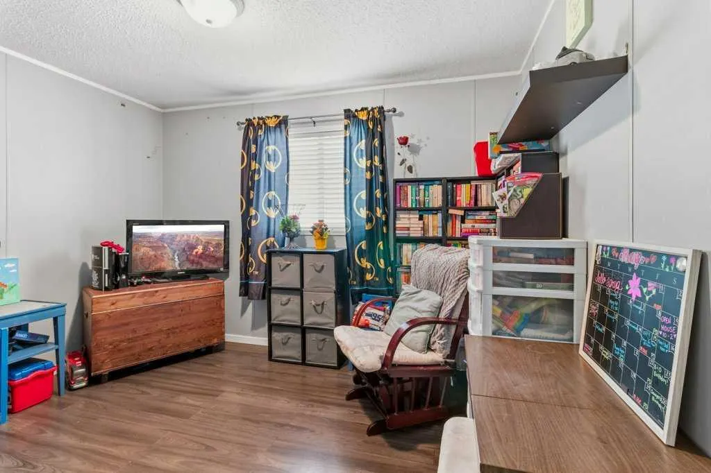 6 Baywood Place