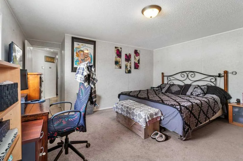 6 Baywood Place