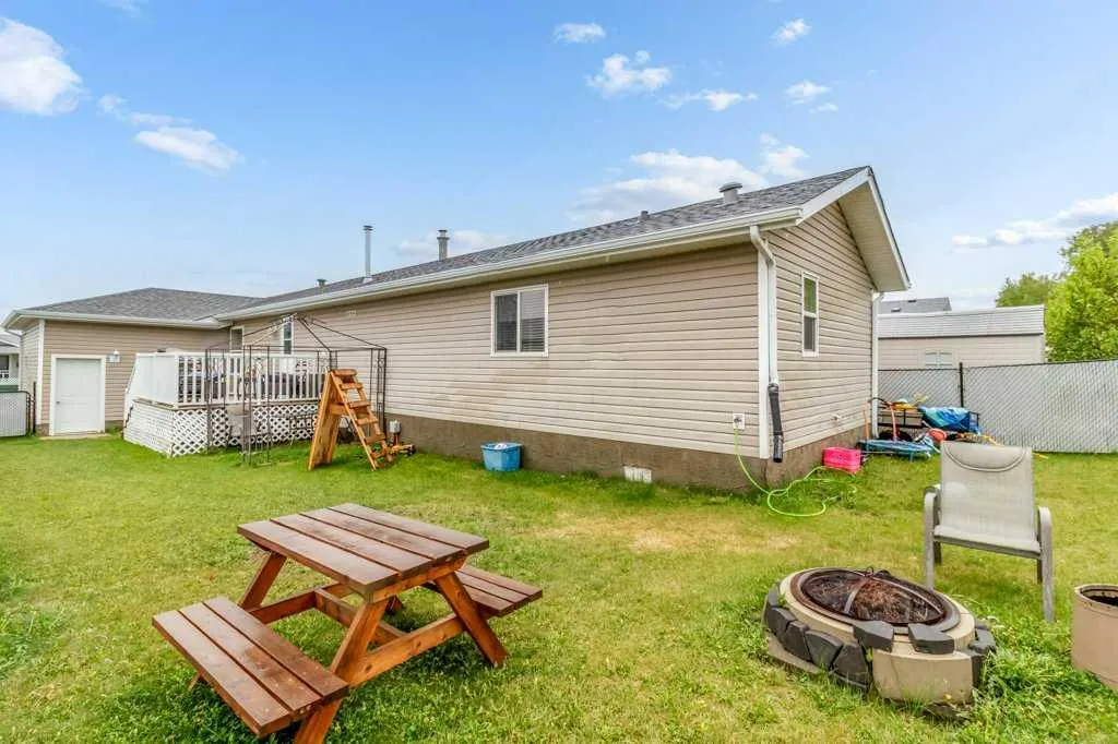 6 Baywood Place