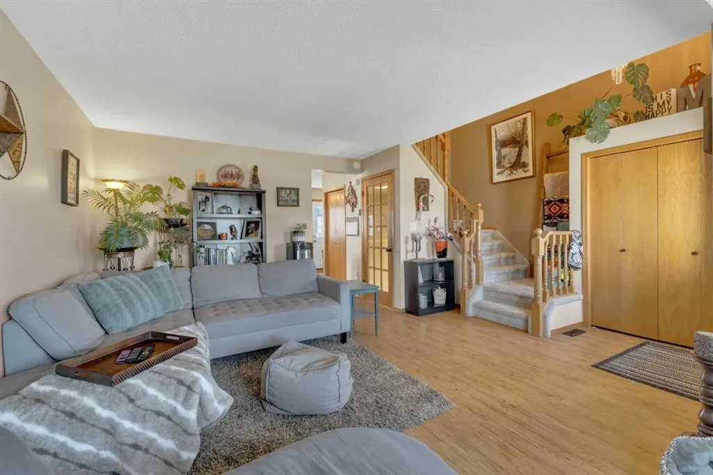 6134 52 Street Close