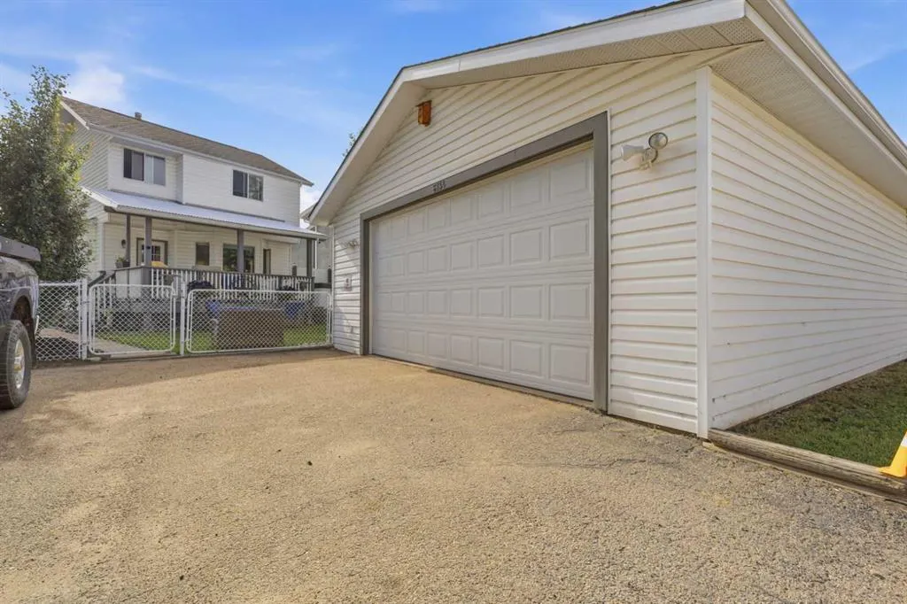 6134 52 Street Close