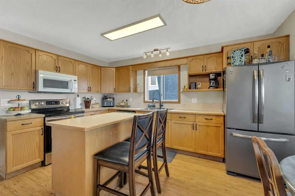 6134 52 Street Close