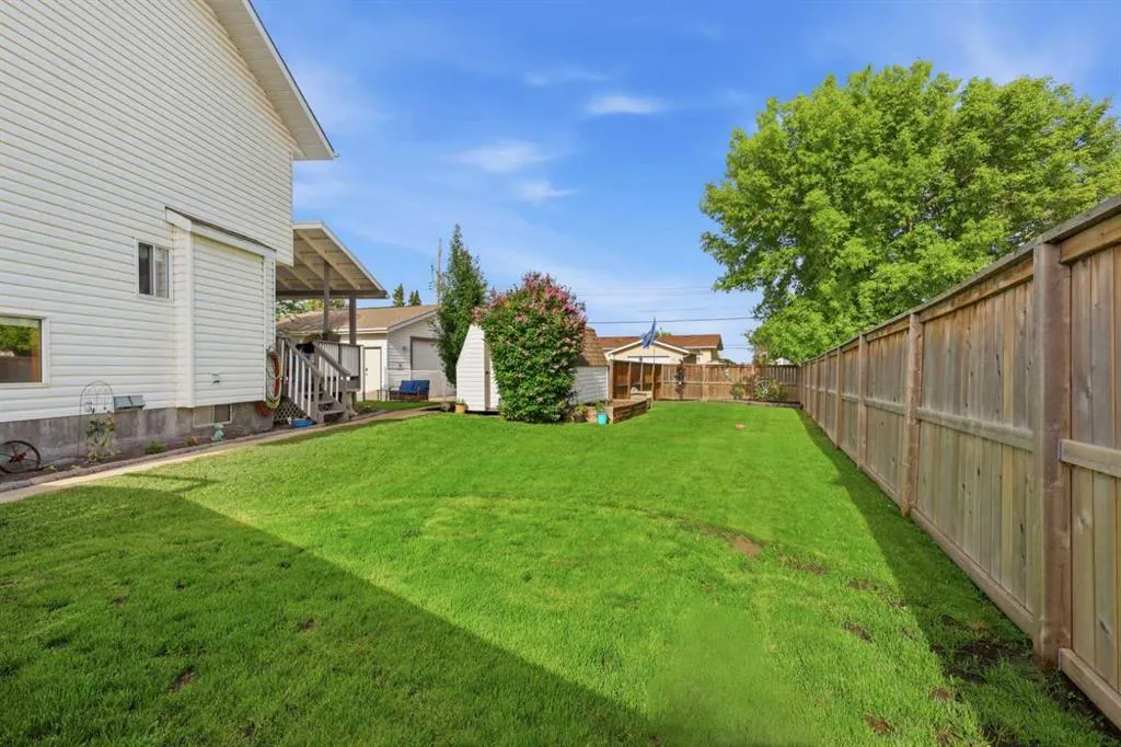 6134 52 Street Close