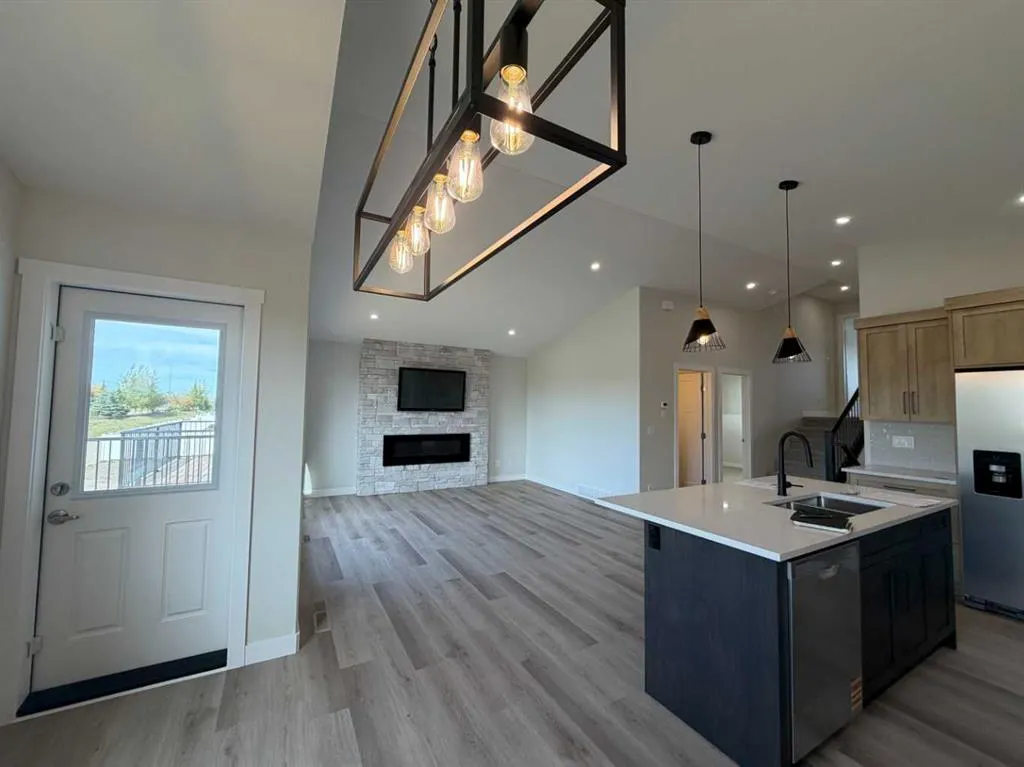 52 Emmett Crescent