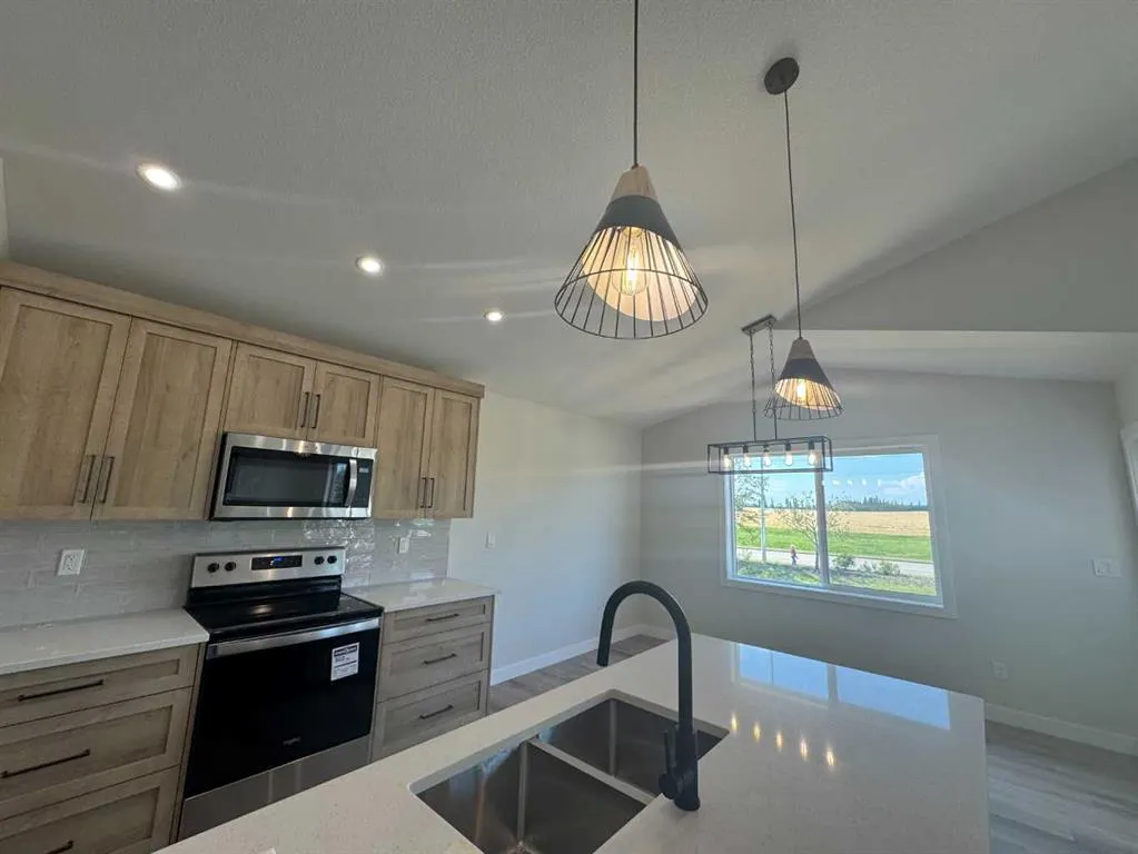 52 Emmett Crescent
