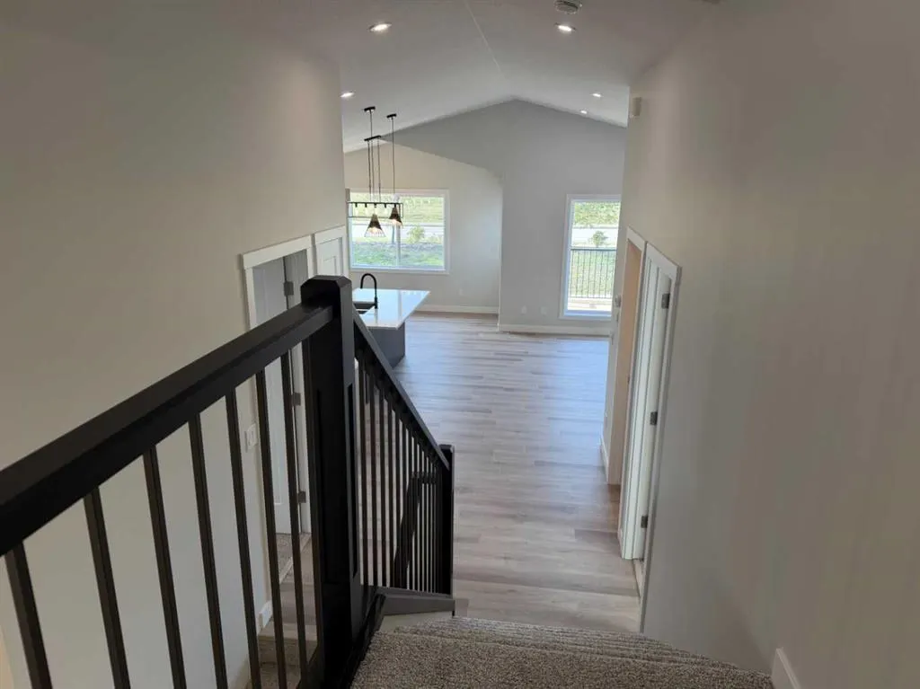 52 Emmett Crescent