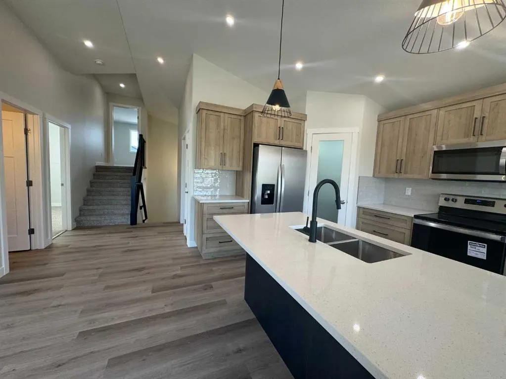 52 Emmett Crescent
