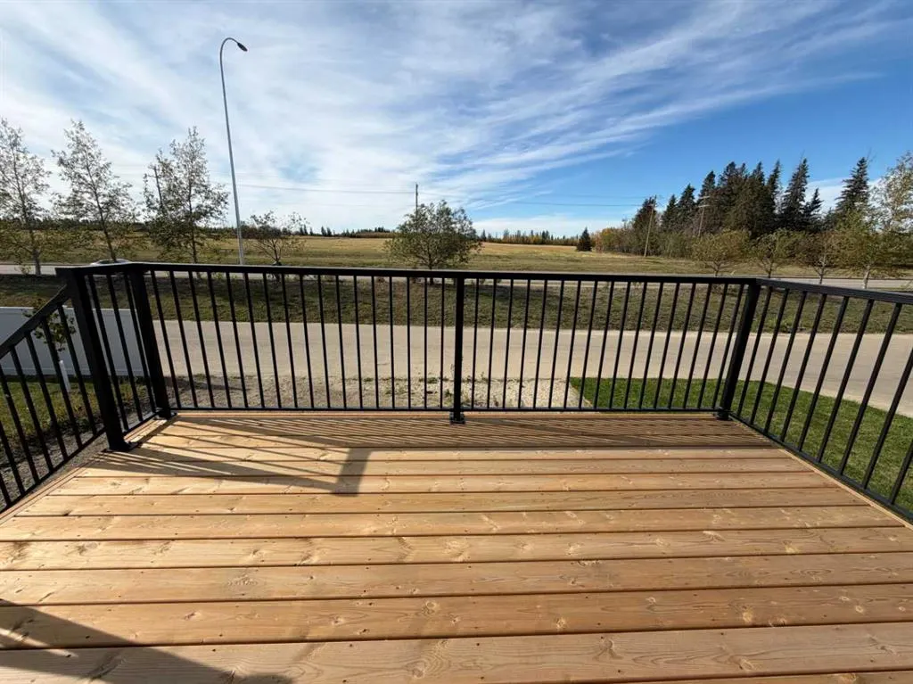 52 Emmett Crescent