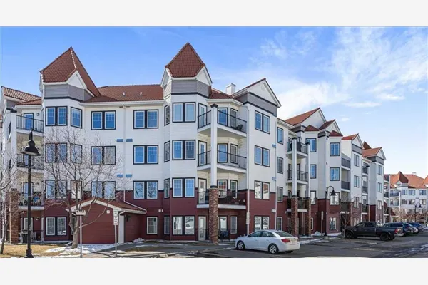 30 Royal Oak Plaza NW