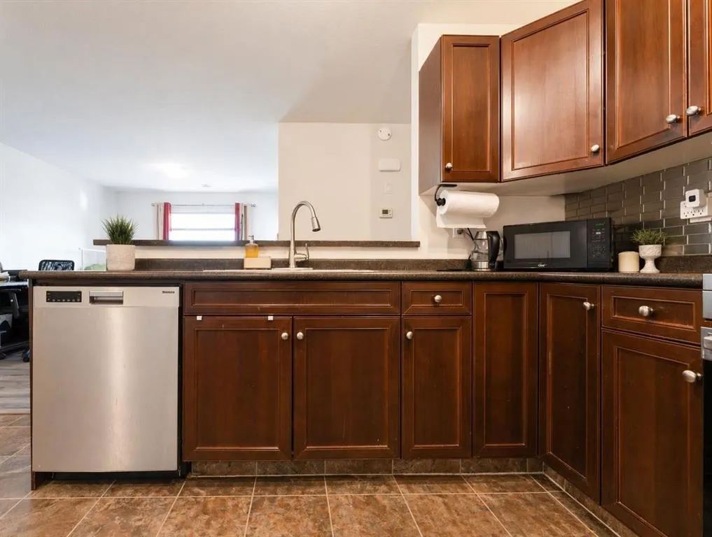 8 Bayside Place #107