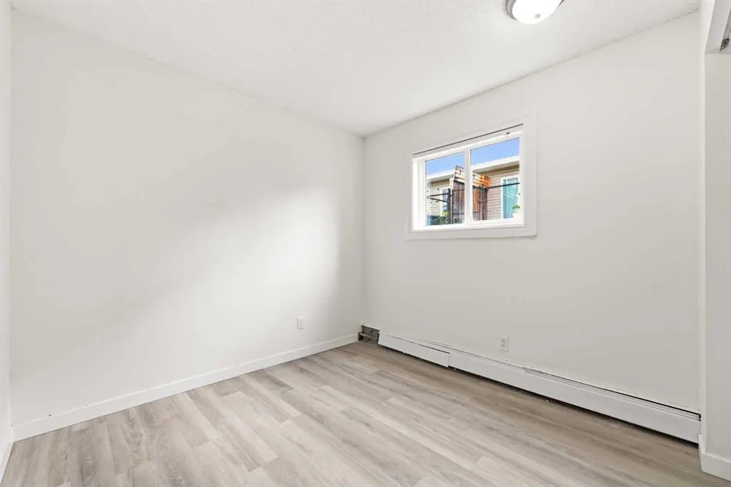 5812 61 Street #102