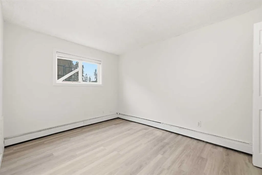 5812 61 Street #102
