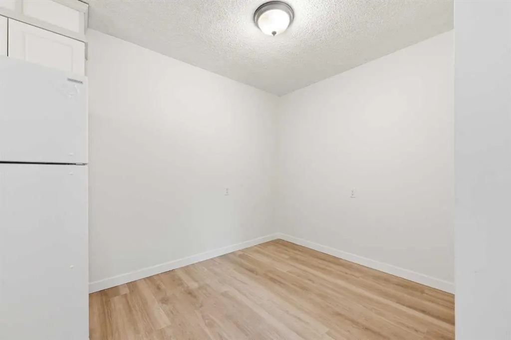 5812 61 Street #102