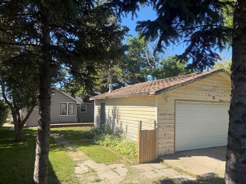 30 Crescent Road E