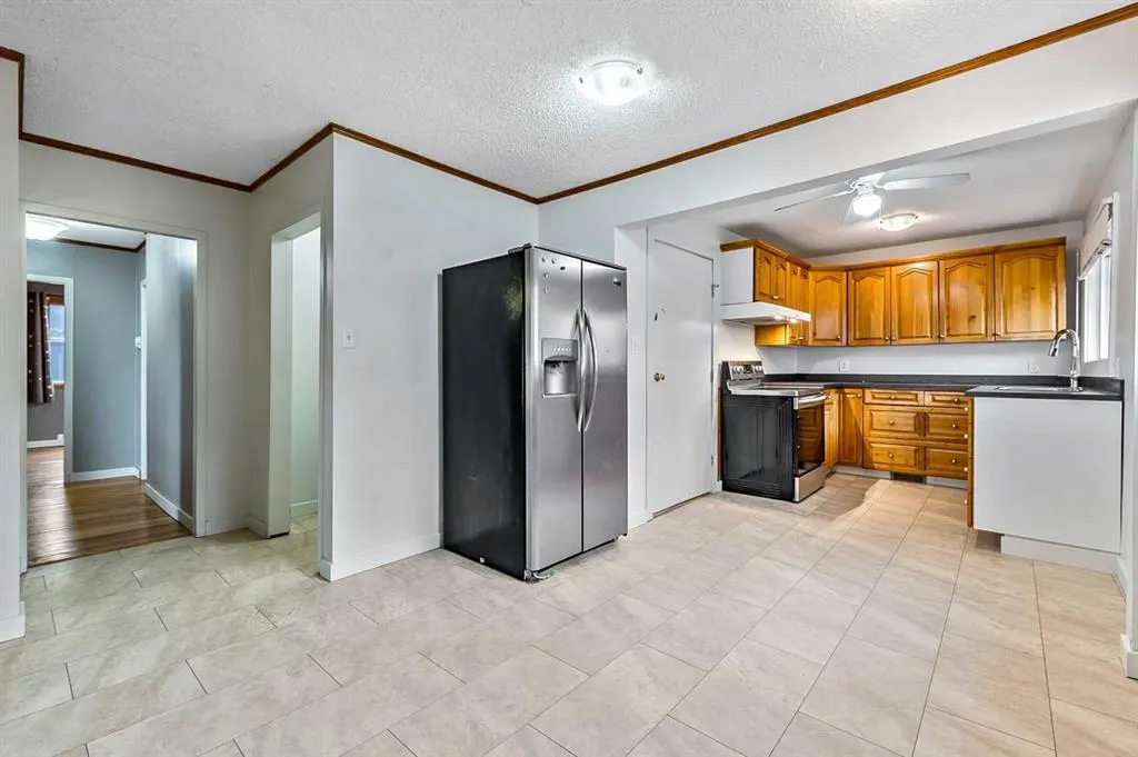 30 Crescent Road E