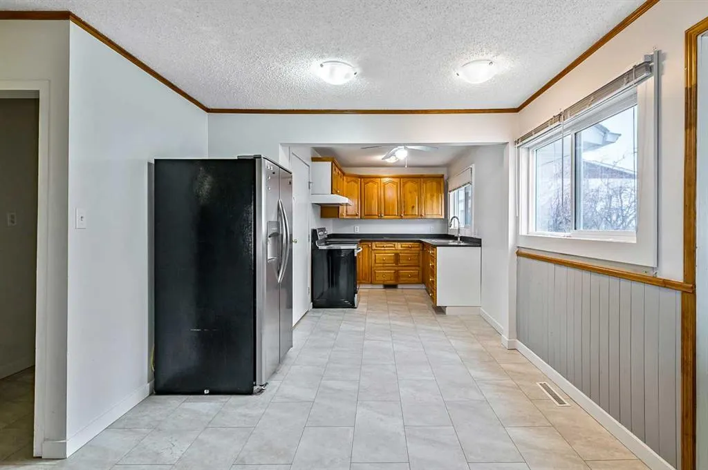 30 Crescent Road E