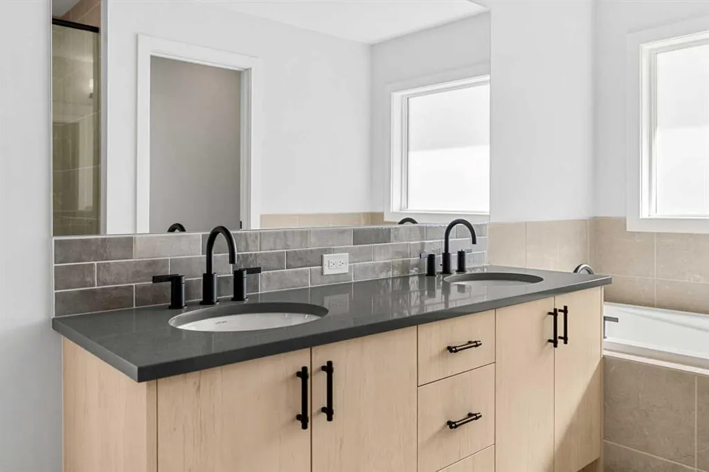 27 Chelsea Port Link