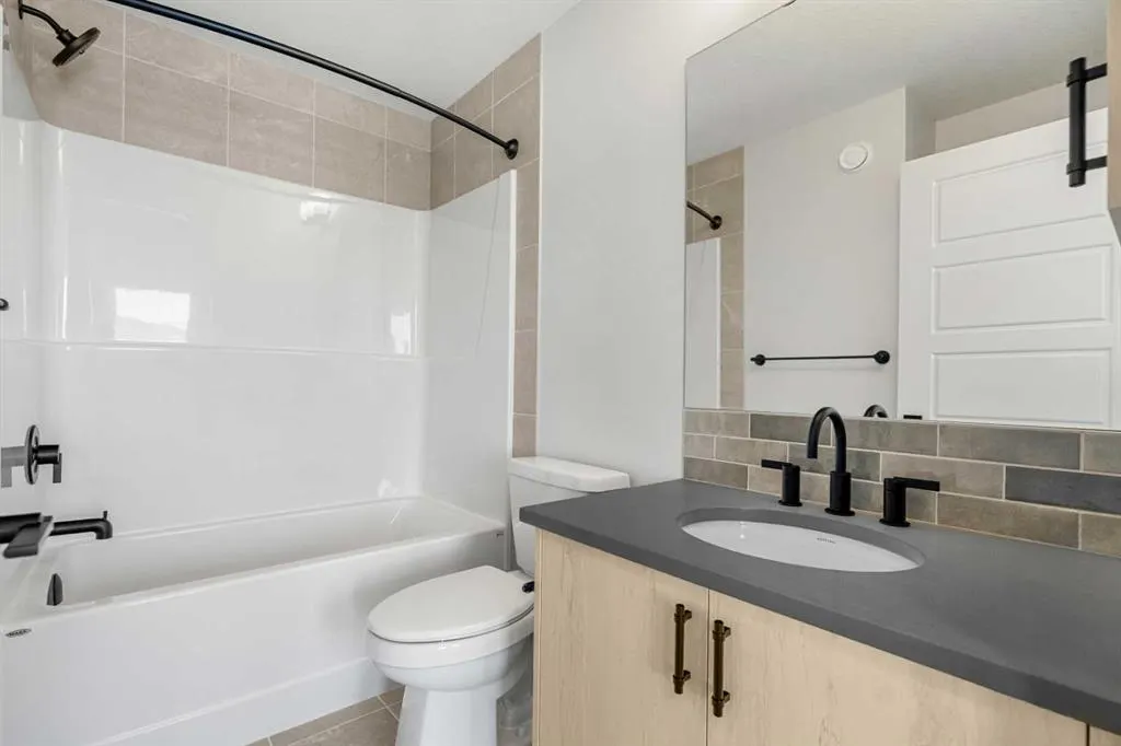 27 Chelsea Port Link