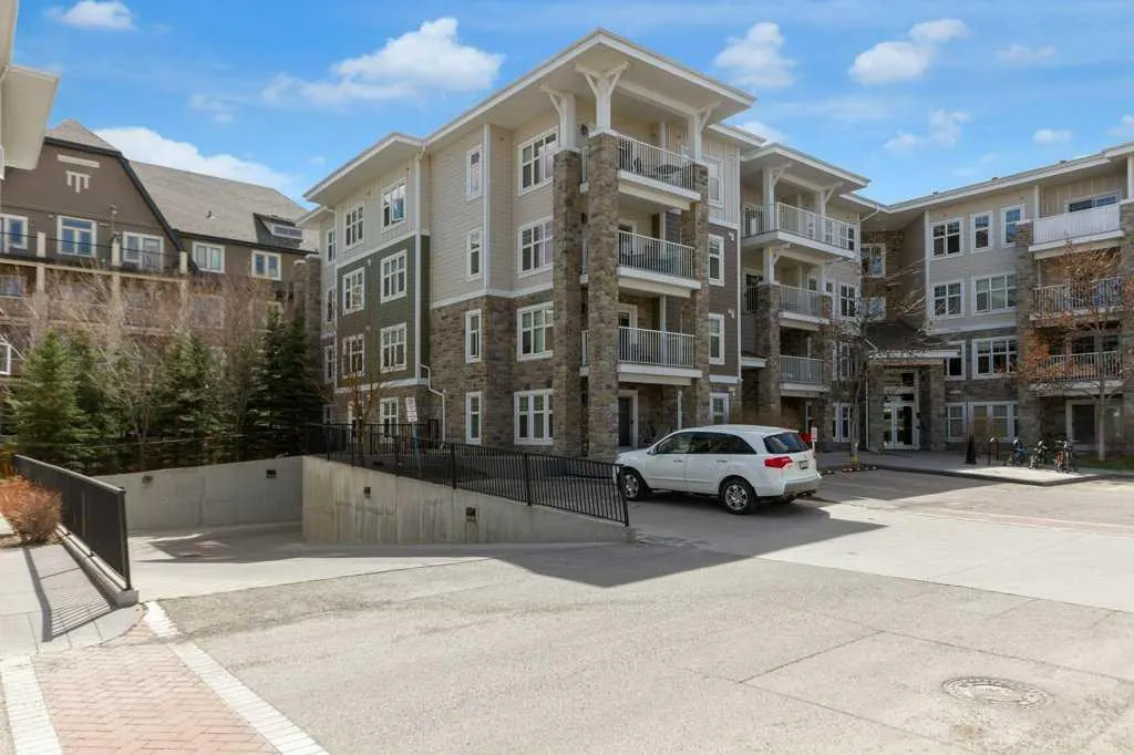 11 Mahogany Row SE #3411