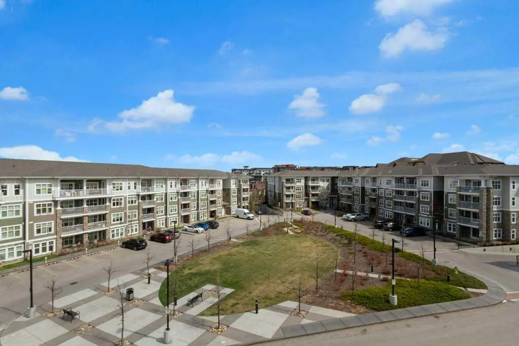 11 Mahogany Row SE #3411