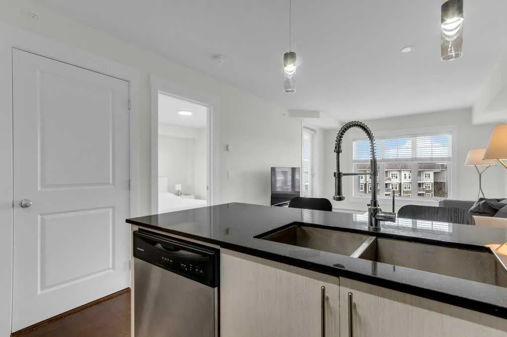 11 Mahogany Row SE #3411