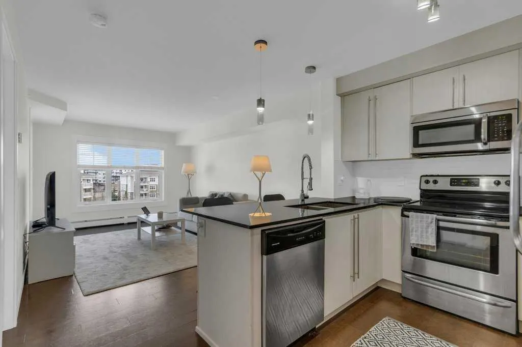 11 Mahogany Row SE #3411