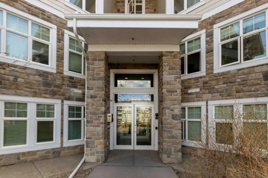11 Mahogany Row SE #3411