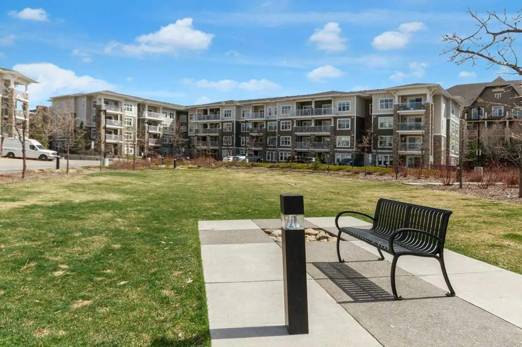 11 Mahogany Row SE #3411