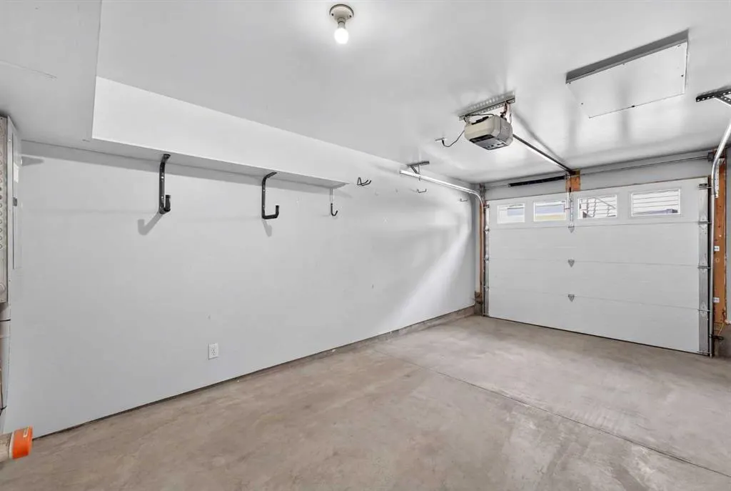 12 Evanscrest Gardens NW