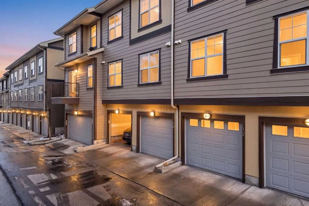 12 Evanscrest Gardens NW