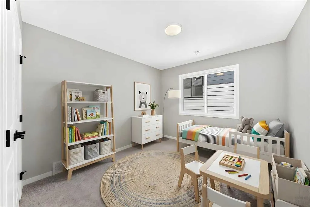 547 Mercado Avenue SE