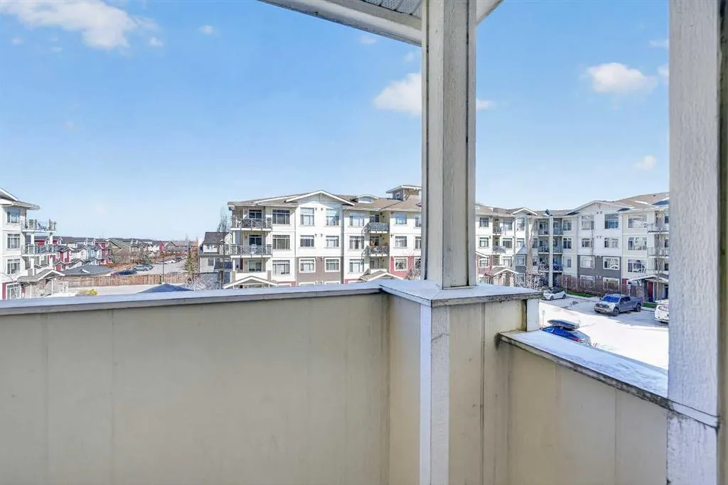 16 Auburn Bay Link SE #301