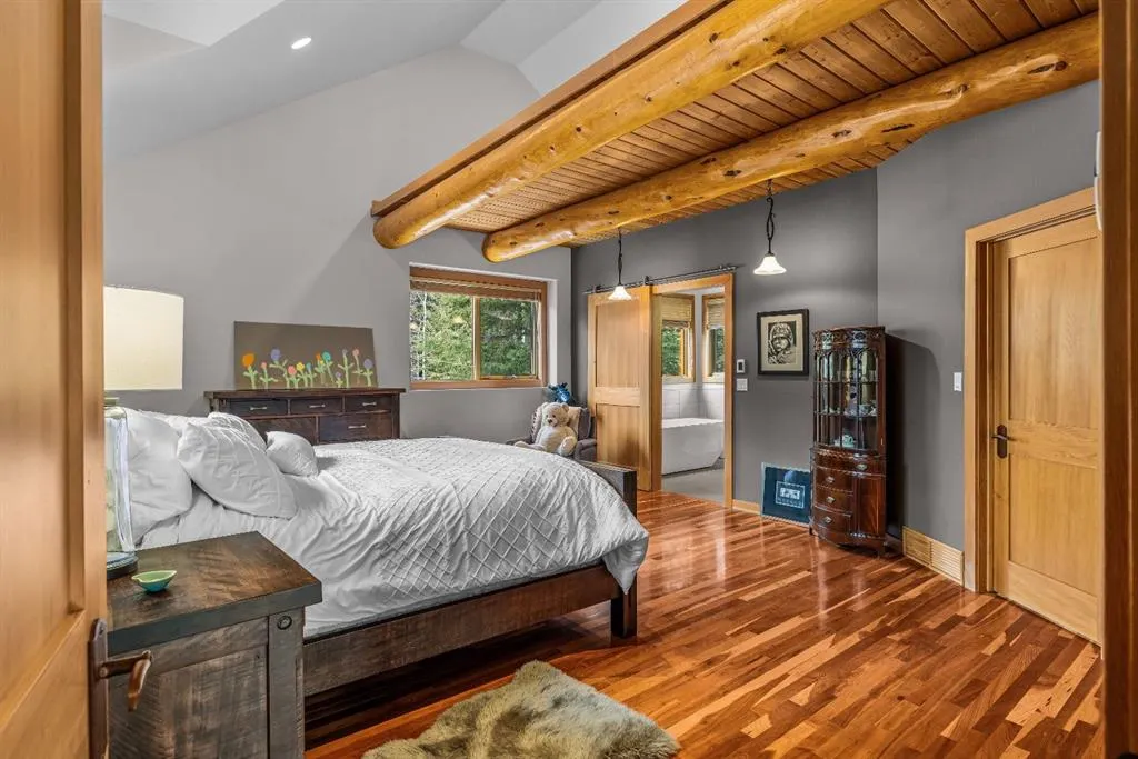 109 Silvertip Ridge