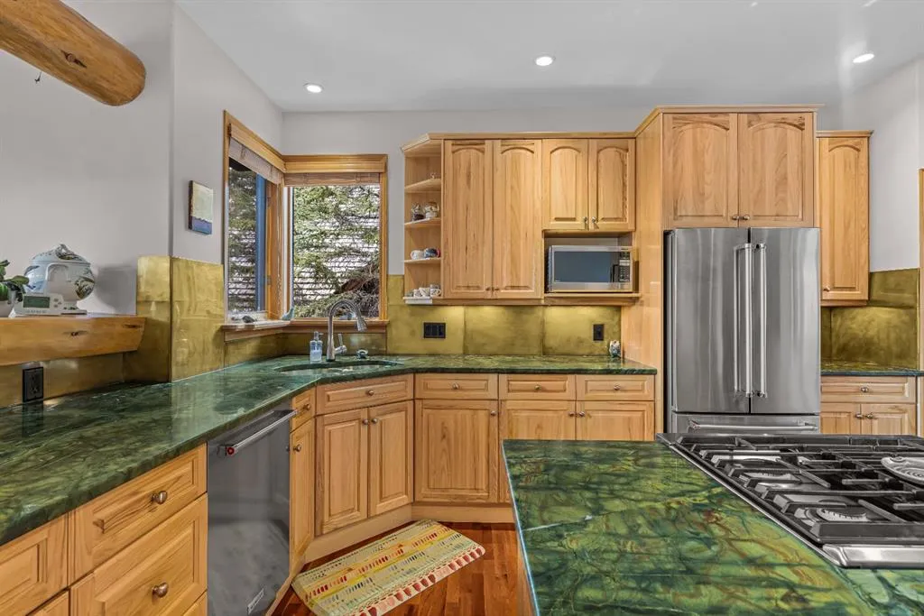 109 Silvertip Ridge