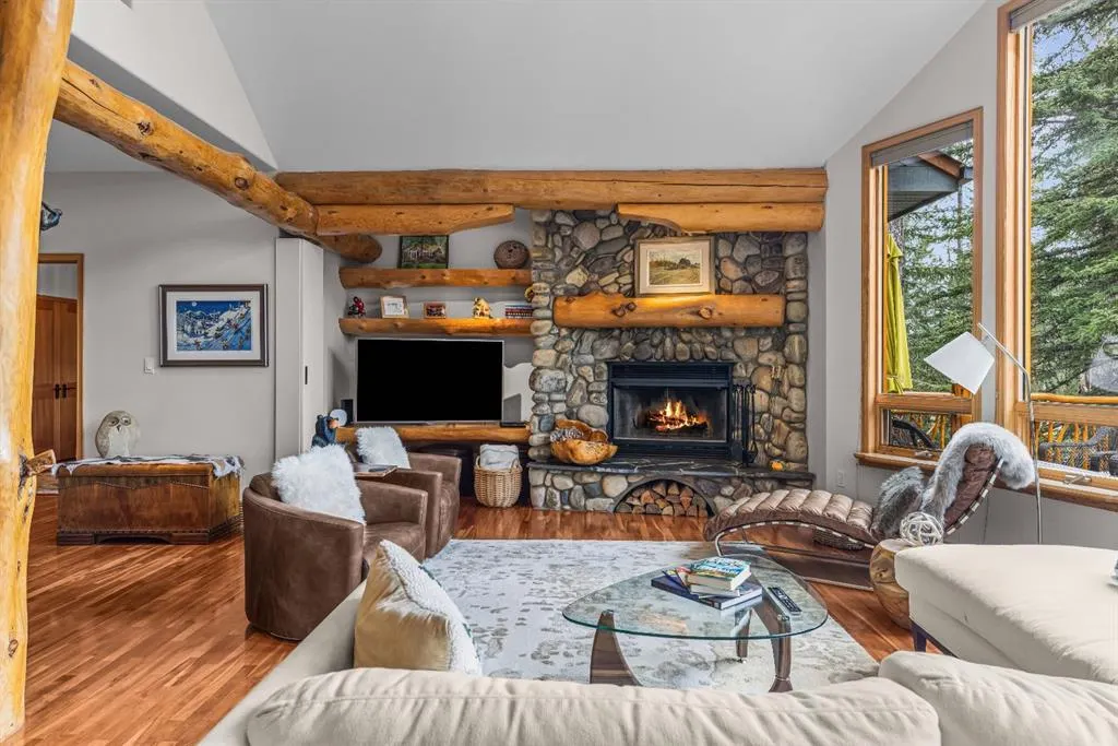 109 Silvertip Ridge