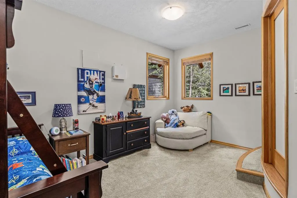 109 Silvertip Ridge