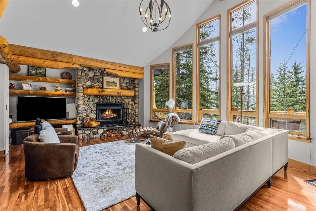 109 Silvertip Ridge