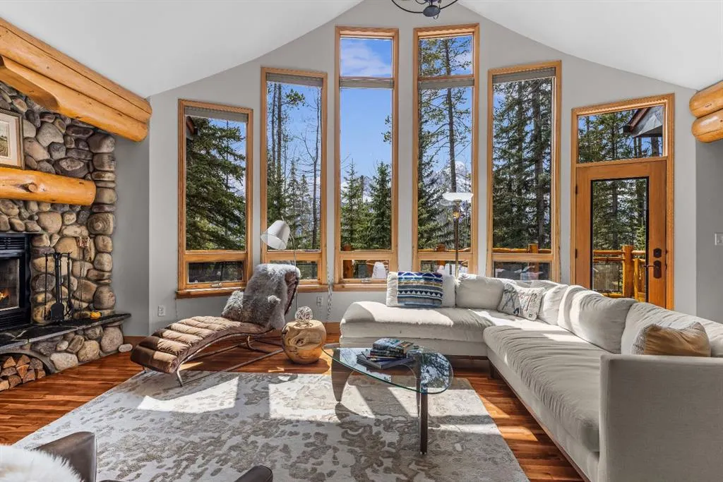 109 Silvertip Ridge